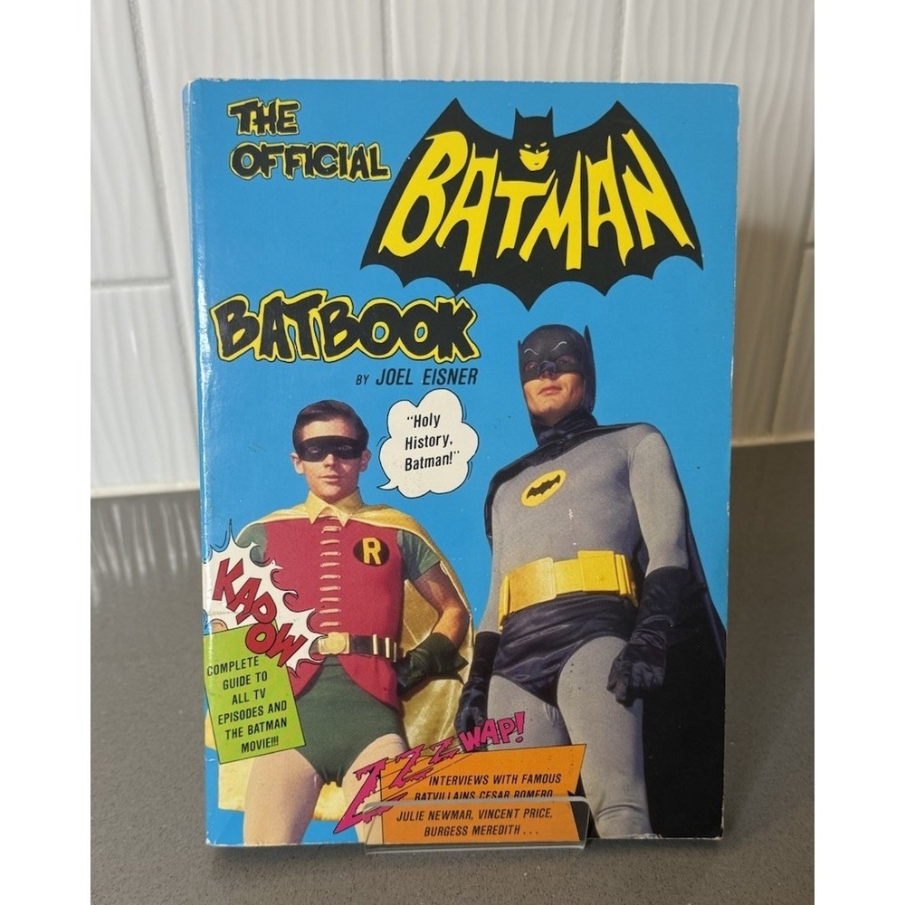Vintage THE OFFICIAL BATMAN BATBOOK by Joel Eisner Copyright 1986 SC 1st Edition